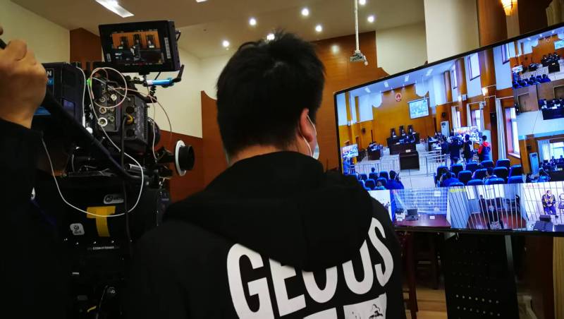 AI生成VS人工创意——阎良区广告片拍摄公司的技术浪漫主义实践